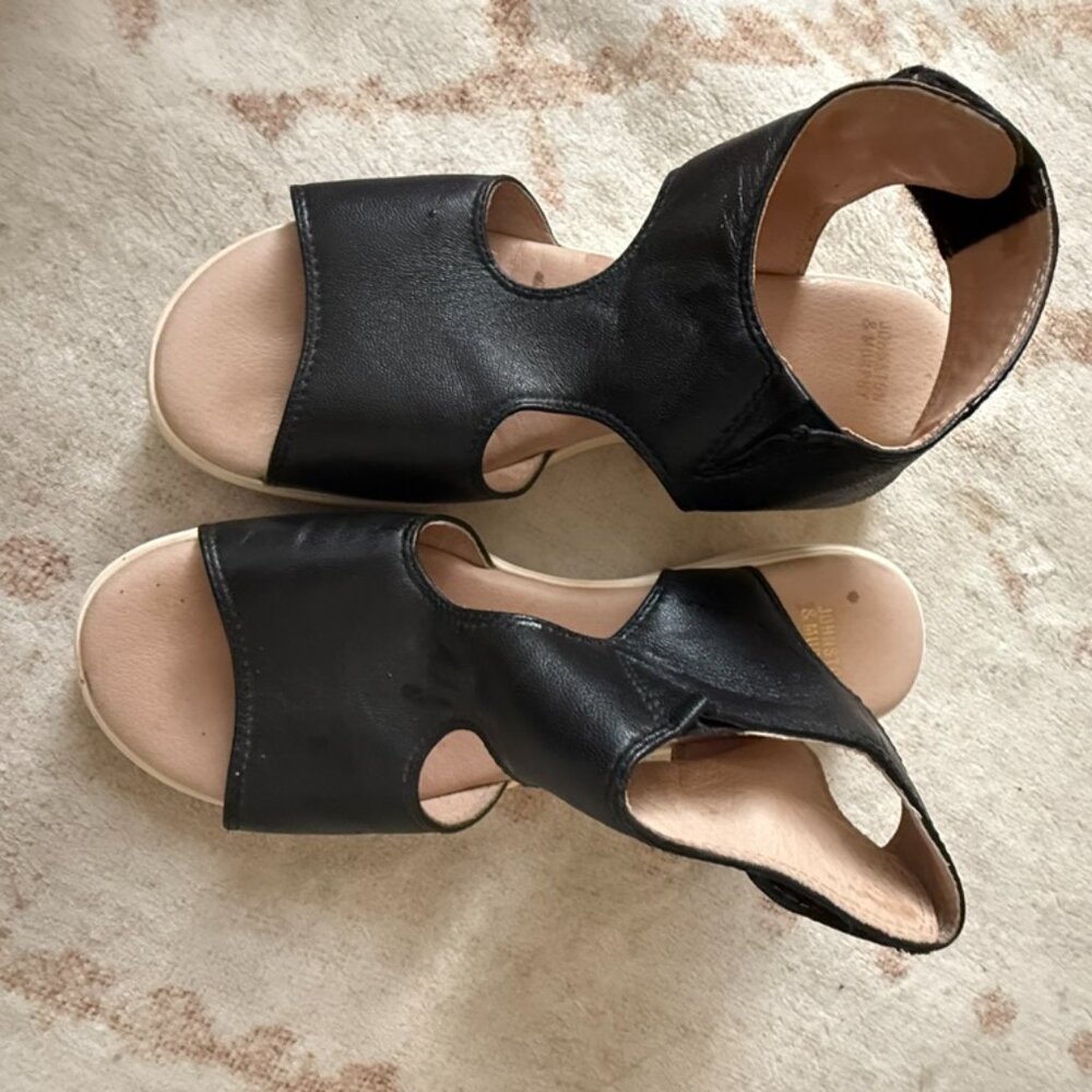 Johnston and Murphy Velcro Sandals Size 7